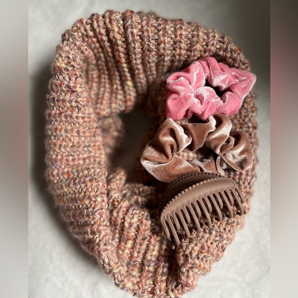 Bundle! All brand new items - Francesca’s scarf, clip and 2 scrunchies